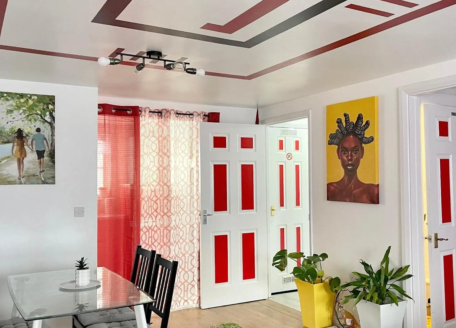 Westfield Gardens - 3 Bedroom Apartment Goodmayes 0*,  United Kingdom